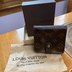 LV Compact Zippe Wallet Monogram Canvas